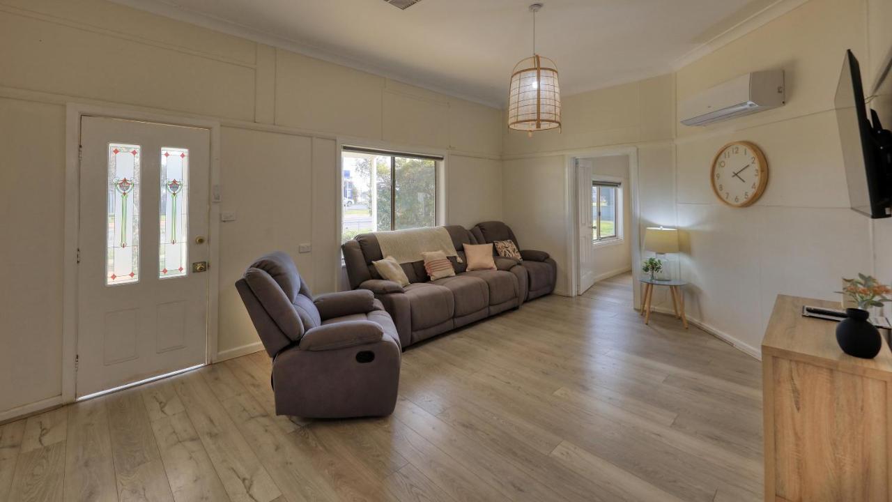 Castlereagh Lodge Motel Coonamble Extérieur photo
