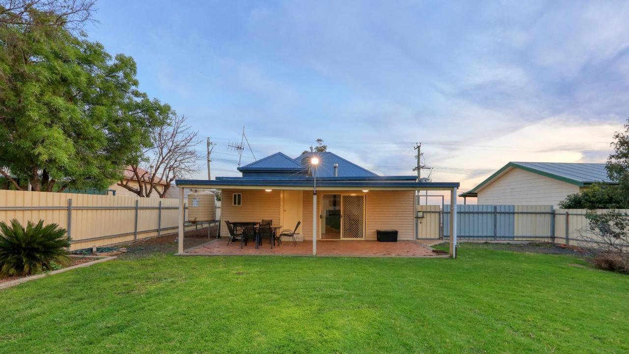 Castlereagh Lodge Motel Coonamble Extérieur photo